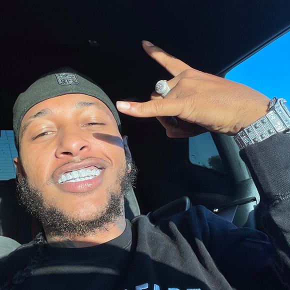 Meet your Posher, Devontay - Picture 1 of 1